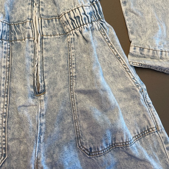 Bershka Bleached denim Jumpsuit with front zipper long sleeves - Picture 12 of 16
